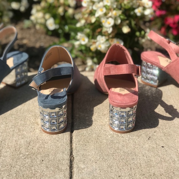 LAST PAIR 5.5 - Picture 7 of 8